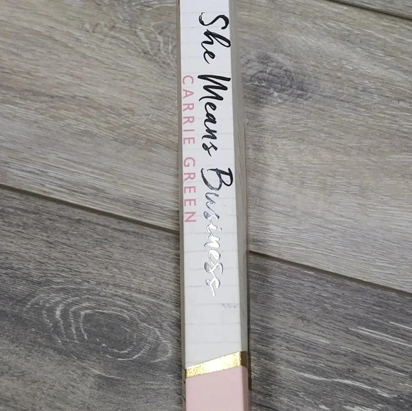 4/25Sale!💕She means business by Carrie Green - Picture 2 of 4